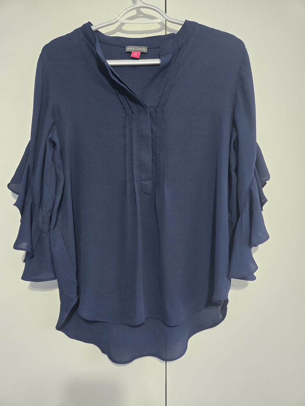 Vince Camutoâ Navy Ruffle Sleeve Blouse Size Small